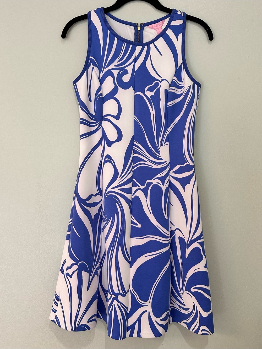 NWT Lilly Pulitzer Cove Sleeveless Dress Blue and White Floral SZ Medium